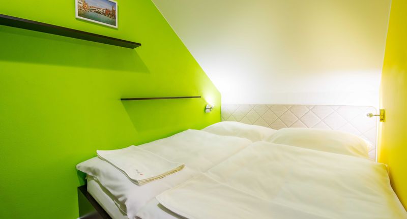 Pokoj se sprchou s klimatizací pro 4 os. - Relax21 Uherský Ostroh, foto 1