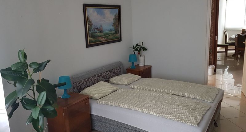 Rodinný Suita pro 6 os. se 3 ložnicemi přízemní (s možností přistýlky) - Pihenés Háza Relax Apartman Gyenesdiás, foto 1