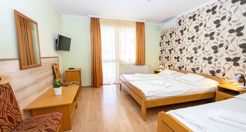 Pokoj s manželskou postelí na poschodí - Belvárosi Panzió Debrecen, foto 1