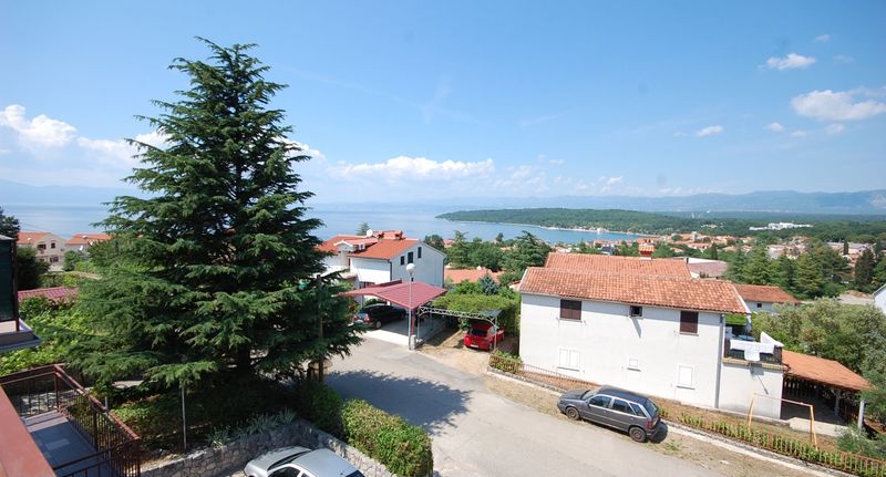 Trip Apartman pro 4 os. se 2 ložnicemi s výhledem na moře - Apartments Dida Njivice Krk, foto 1