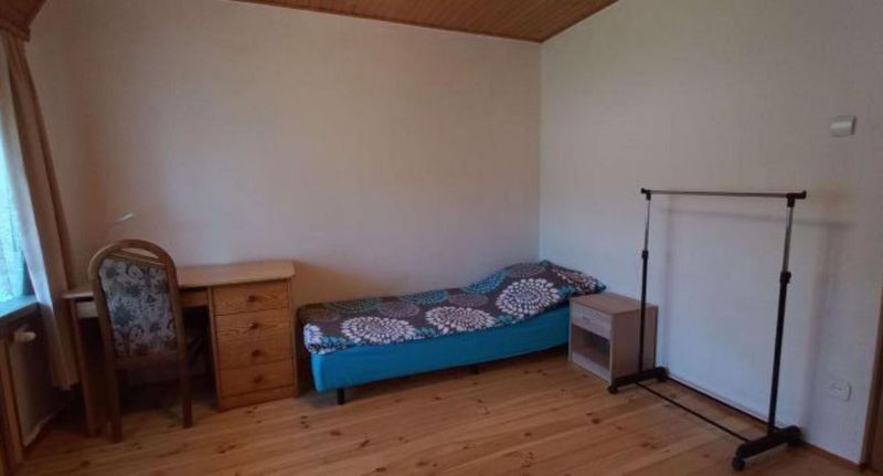 Pokoj pro 2 os. s výhledem do zahrady na poschodí - Pokoje w domu z ogrodem Warszawa Międzylesie, foto 4