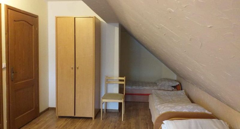 Pokoj s koupelnou se společnou kuchyňkou pro 4 os. - Zajazd Joniec Małgorzata Dobra, foto 1