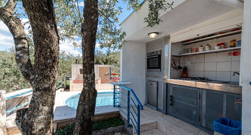 Apartman s klimatizací s terasou pro 4 os. se 2 ložnicemi K-16795 - Family Friendly House With A Swimming Pool Kabli, Pelješac - 16795 Kabli, foto 1