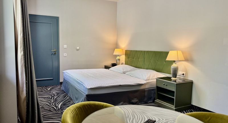 Junior Apartman se sprchou pro 4 os. se 2 ložnicemi - Carlsbad INN hotel & apartments, foto 1