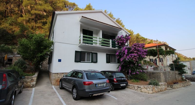 Apartman s klimatizací s terasou pro 4 os. se 2 ložnicemi A-17075-b - Apartments By The Sea Cove Vela Stiniva, Hvar - 17075 Vela Stiniva, foto 1