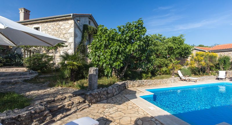 Apartman s klimatizací s terasou pro 6 os. se 3 ložnicemi K-17293 - Family Friendly House With A Swimming Pool Bajčići, Krk - 17293 Bajčići, foto 1