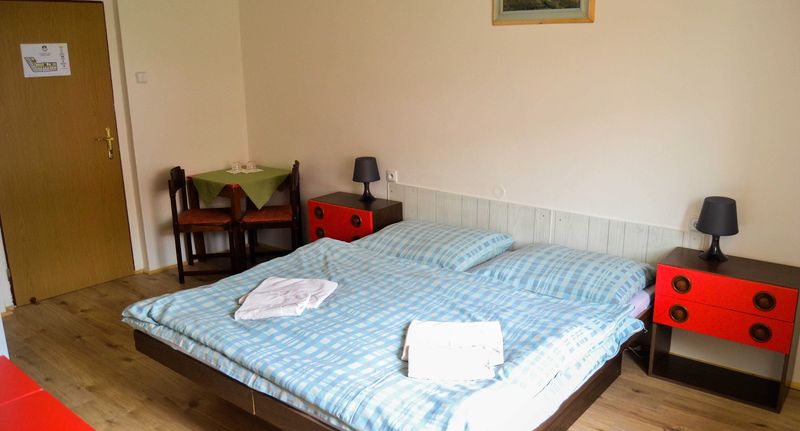 Pokoj se sprchou pro 4 os. - Hotel Krakonoš Rokytnice nad Jizerou, foto 10