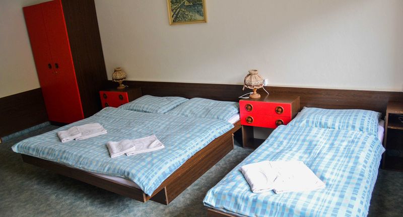 Pokoj se sprchou pro 4 os. - Hotel Krakonoš Rokytnice nad Jizerou, foto 29