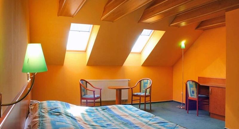 Apartman s balkónem se sprchou pro 4 os. s 1 ložnicí - HOTEL DVOŘÁK České Budějovice, foto 1