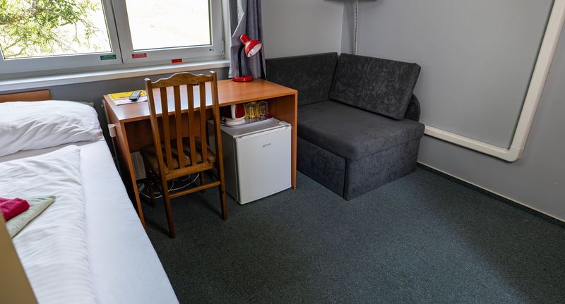 Pokoj s klimatizací s manželskou postelí na poschodí (s možností přistýlky) - Pension & restaurant Silma w/ wellness Rychvald, foto 9