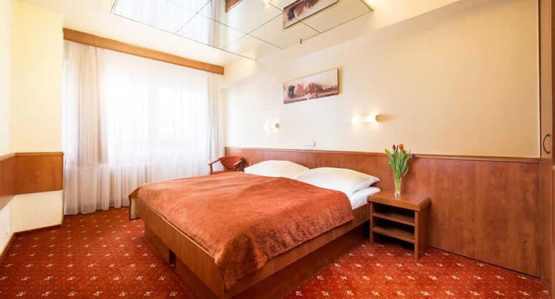 Standard Apartman se sprchou pro 3 os. se 2 ložnicemi - Hotel Alessandria Hradec Králové, foto 1