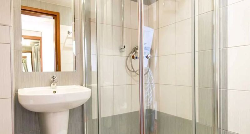 Standard Pokoj se sprchou pro 2 os. - Hotel Alessandria Hradec Králové, foto 1