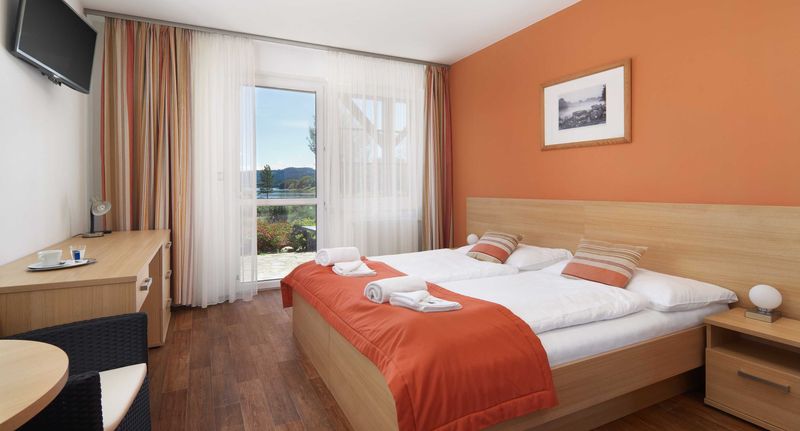 Pokoj se sprchou pro 3 os. - JBX Resort Albatros Přední Výtoň, foto 1