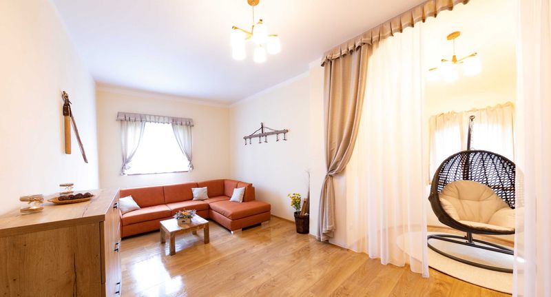 Deluxe Apartman s vanou s manželskou postelí s 1 ložnicí - Residence Tvrz Skočice, foto 1