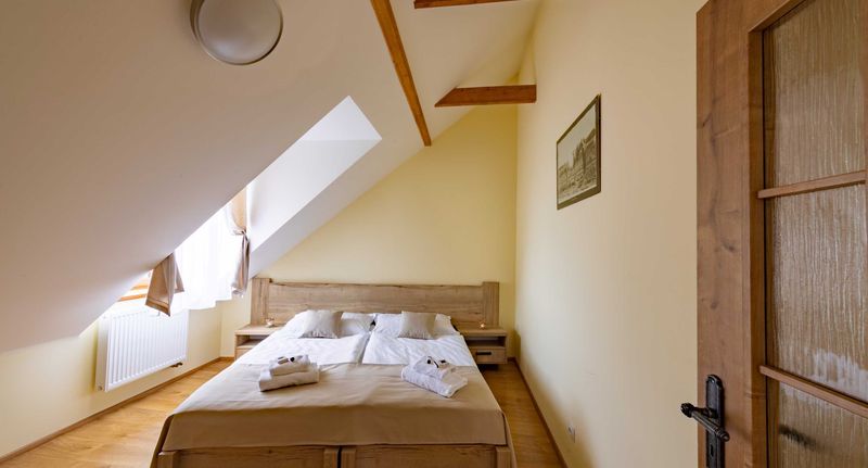 Apartman s terasou s privátní koupelnou mimo apartmán pro 4 os. se 2 ložnicemi - Residence Tvrz Skočice, foto 1