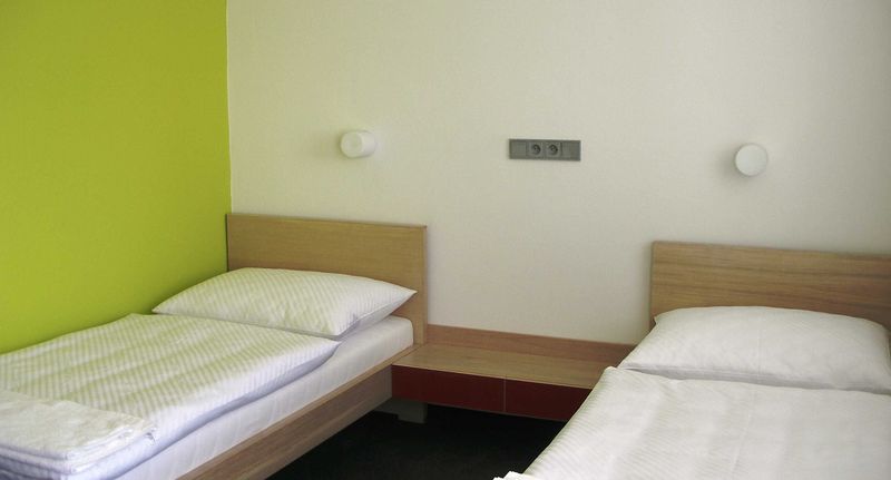 Pokoj s klimatizací se sprchou pro 2 os. - HOTEL KRAVÍ HORA Bořetice, foto 1