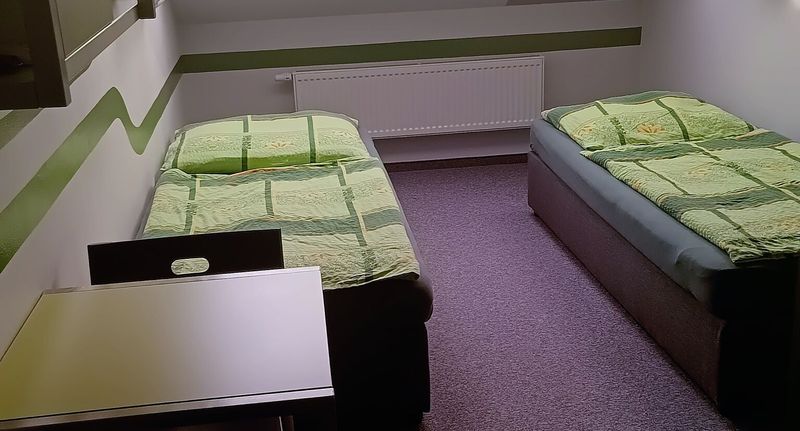 Twin Pokoj se sprchou pro 2 os. - Barleyhotel Praha, foto 10