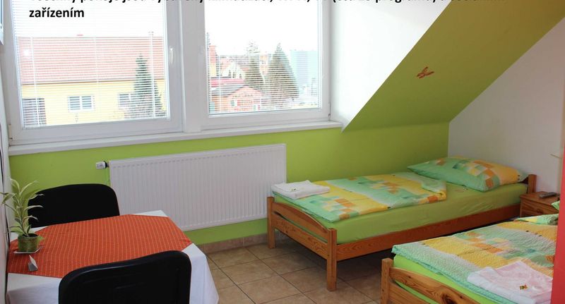 Pokoj se sprchou pro 3 os. (s možností přistýlky) - DJ penzion Vracov, foto 1