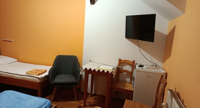 Pokoj se sprchou pro 7 os. - Penzion U Palounků Česká Lípa, foto 1