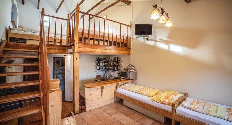 Apartman s balkónem pro 8 os. se 3 ložnicemi s výhledem do zahrady - Vinný sklípek v Moravské Nové Vsi Moravská Nová Ves, foto 1
