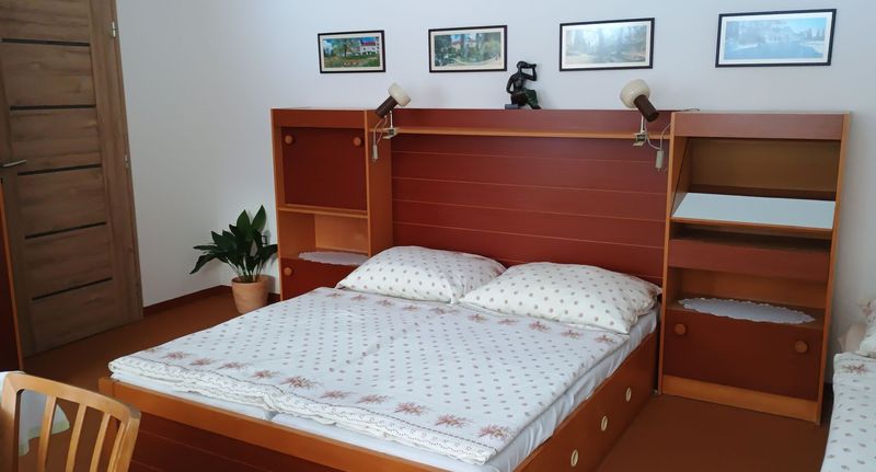 Pokoj s terasou s vlastní malou kuchyňkou pro 4 os. - Penzion Lido Mariánské Lázně, foto 1