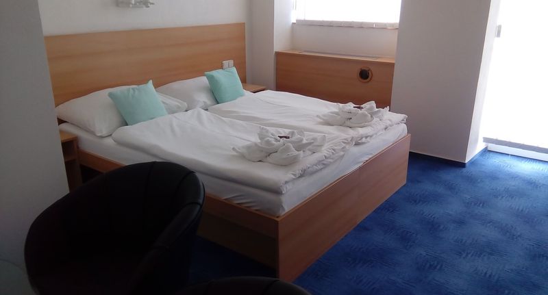 Pokoj se sprchou pro 2 os. - Hotel O.K. 1 Beroun, foto 1