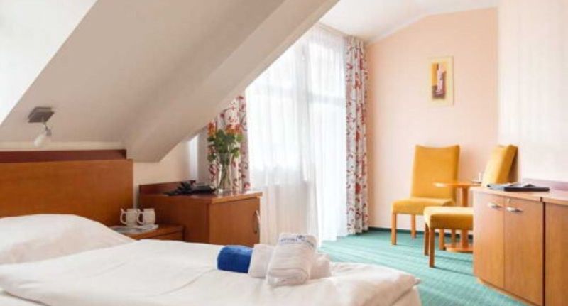Superior Pokoj se sprchou pro 2 os. (s možností přistýlky) - Hotel Vila Antoaneta Luhačovice, foto 1