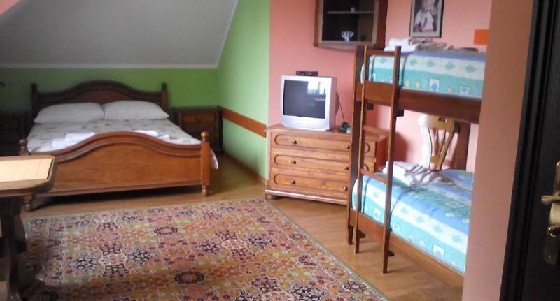 Pokoj s koupelnou pro 4 os. - Ośrodek Wypoczynkowy Vita Augustów, foto 1