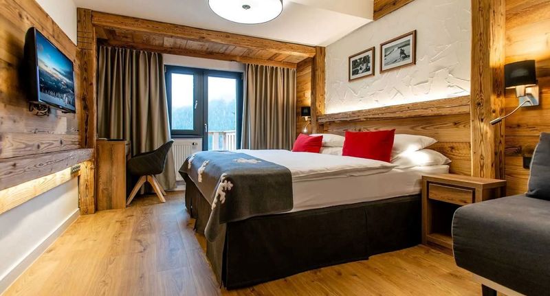 Standard Pokoj se sprchou s manželskou postelí - Hotel Olympie Špindlerův Mlýn, foto 1