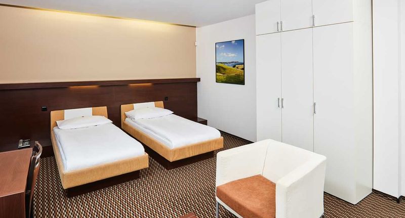 Standard Pokoj pro 2 os. - Hotel Rottal Otrokovice, foto 1