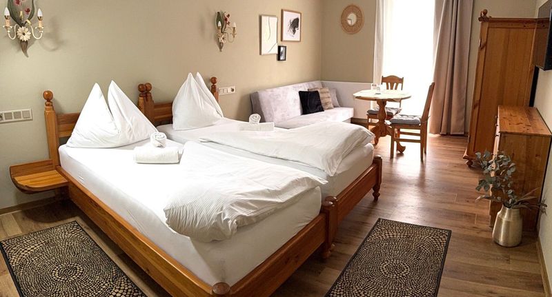 Komfort Pokoj s terasou s manželskou postelí (s možností přistýlky) - Hotel a Pension SEEBERG Františkovy Lázně, foto 1