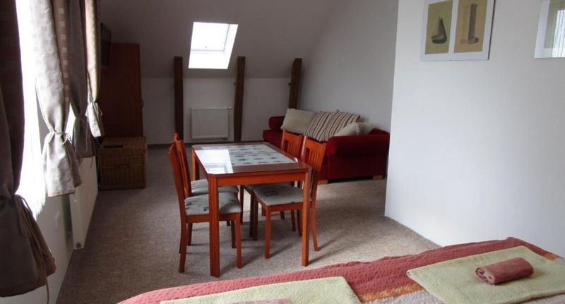 Apartman se sprchou se společnou kuchyňkou pro 4 os. s 1 ložnicí - Penzion Alma, Znojmo-Popice Znojmo, foto 1