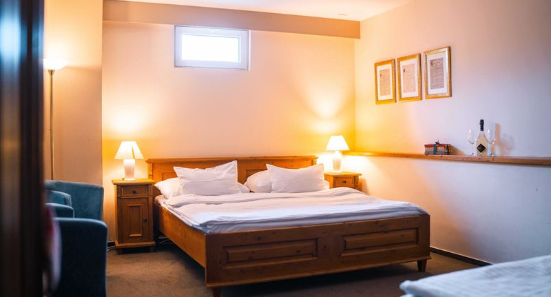 Pokoj se sprchou pro 3 os. (s možností přistýlky) - Hotel Leopold Račín, foto 1