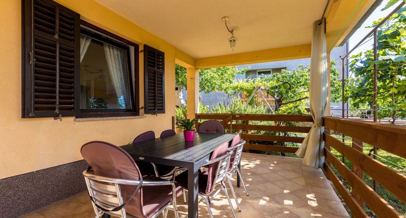 Apartman s klimatizací pro 4 os. se 2 ložnicemi s výhledem na moře (s možností přistýlky) - Apartments Snjezana Njivice Krk, foto 1
