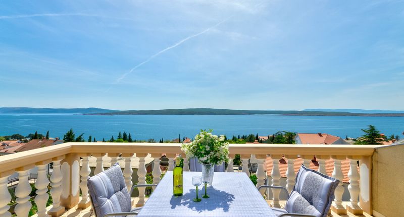 Apartman pro 5 os. se 2 ložnicemi s výhledem na moře na poschodí - Apartmani Pavica Dramalj, foto 1