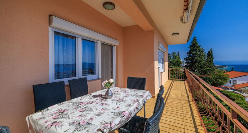 Apartman pro 6 os. se 3 ložnicemi - Apartments Melita Dramalj, foto 1