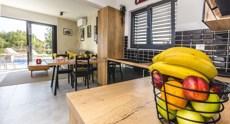 Apartman pro 6 os. se 3 ložnicemi - Apartments Villa Adriana II Srima, foto 1