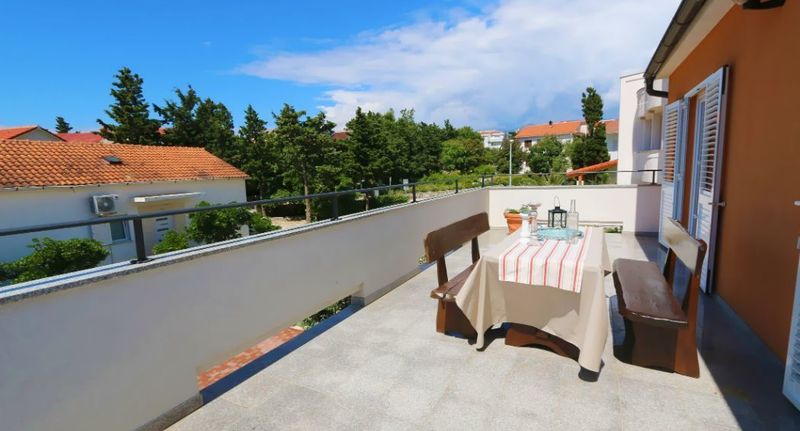 Apartman pro 4 os. se 2 ložnicemi - Apartments Škoda II Novalja, foto 1