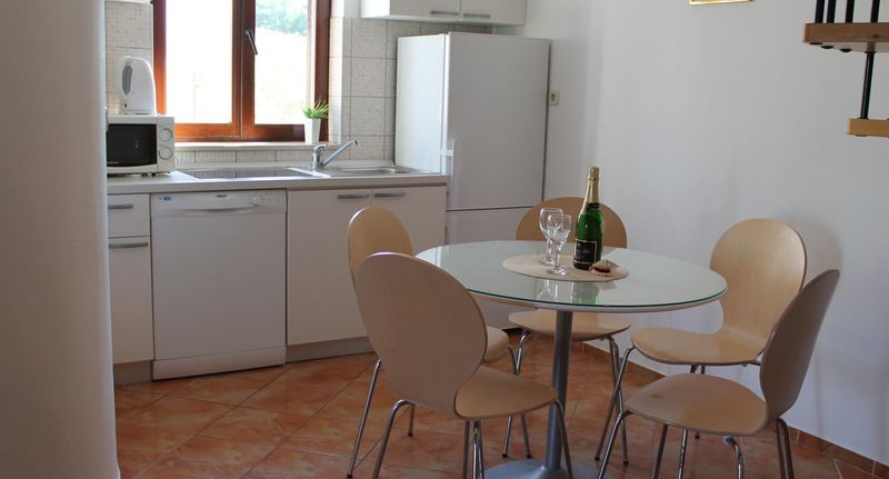 "A" Apartman pro 4 os. se 2 ložnicemi na poschodí - Apartmani Sunce Rogoznica, foto 1