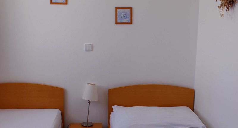 Pokoj se sprchou pro 2 os. - Hotel U Krbu Vestec, foto 8
