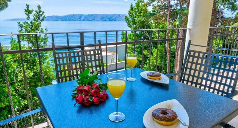 Apartman pro 6 os. se 3 ložnicemi s výhledem na moře na poschodí - Apartmani Palace Paulina Novi Vinodolski, foto 20