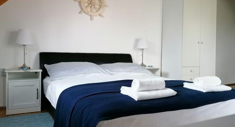 Standard Apartman pro 4 os. se 2 ložnicemi v podkroví - Lilla Vendégház Balatonudvari, foto 1