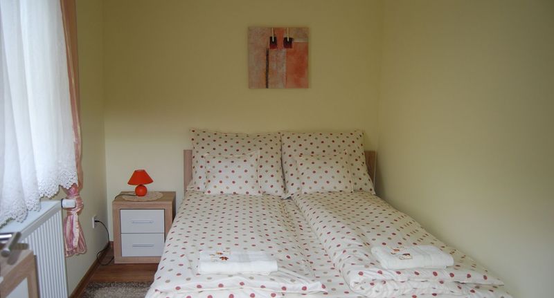 Apartman pro 6 os. se 3 ložnicemi na poschodí - Korona Apartmanház Cserkeszőlő, foto 1