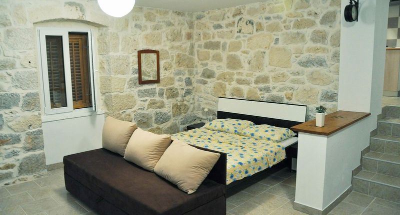 Apartman s klimatizací s terasou pro 4 os. s 1 ložnicí AS-15006-a - Apartments By The Sea Veli Rat, Dugi Otok - 15006 Veli Rat, foto 1