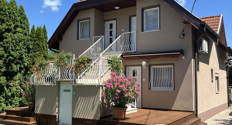 Rodinný Apartman pro 4 os. se 2 ložnicemi přízemní - Z&T Apartmanok Siófok, foto 1