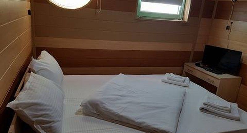 Pokoj s manželskou postelí - Hotel Plutitor Magia Deltei Murighiol, foto 1