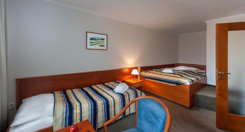 Standard Pokoj s koupelnou pro 3 os. - APRIL HOTEL PANORAMA Rychnov nad Kněžnou, foto 1