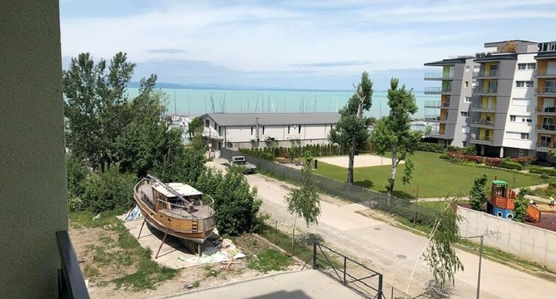 Apartman s klimatizací pro 4 os. s 1 ložnicí s výhledem na jezero - Cadet-ház Balatonpart Apartman Siófok, foto 1
