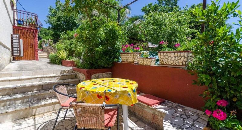 Apartman s klimatizací s terasou pro 6 os. se 3 ložnicemi - Apartmani Golic Dramalj, foto 1
