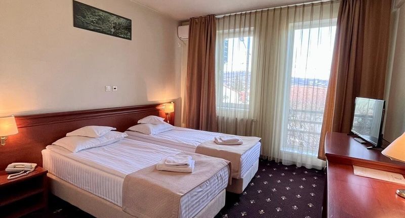 Pokoj pro 3 os. - Hotel Seven Cluj-Napoca, foto 1